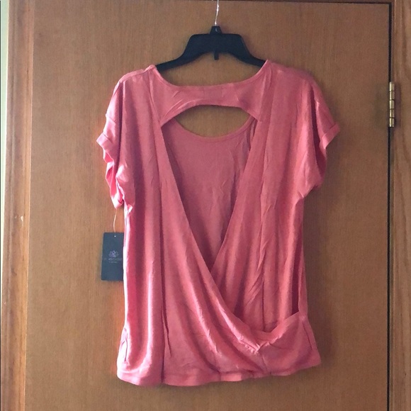 💝Open Back T shirt! Pink Lotus - Picture 2 of 4
